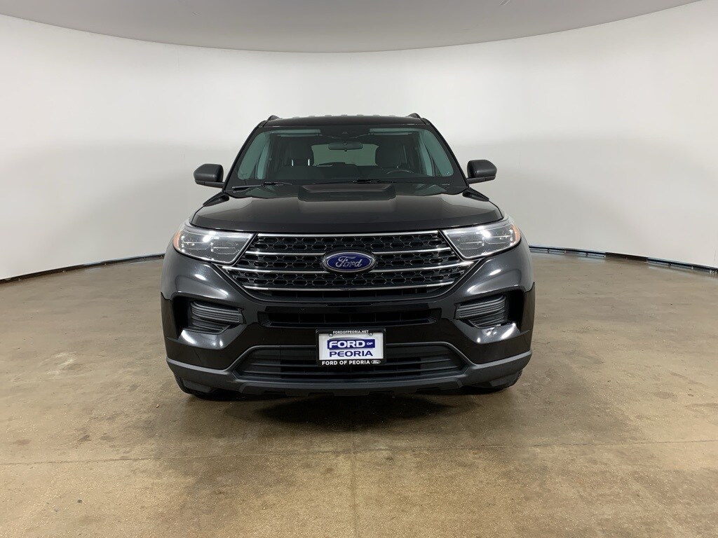2023 Ford Explorer XLT photo 2