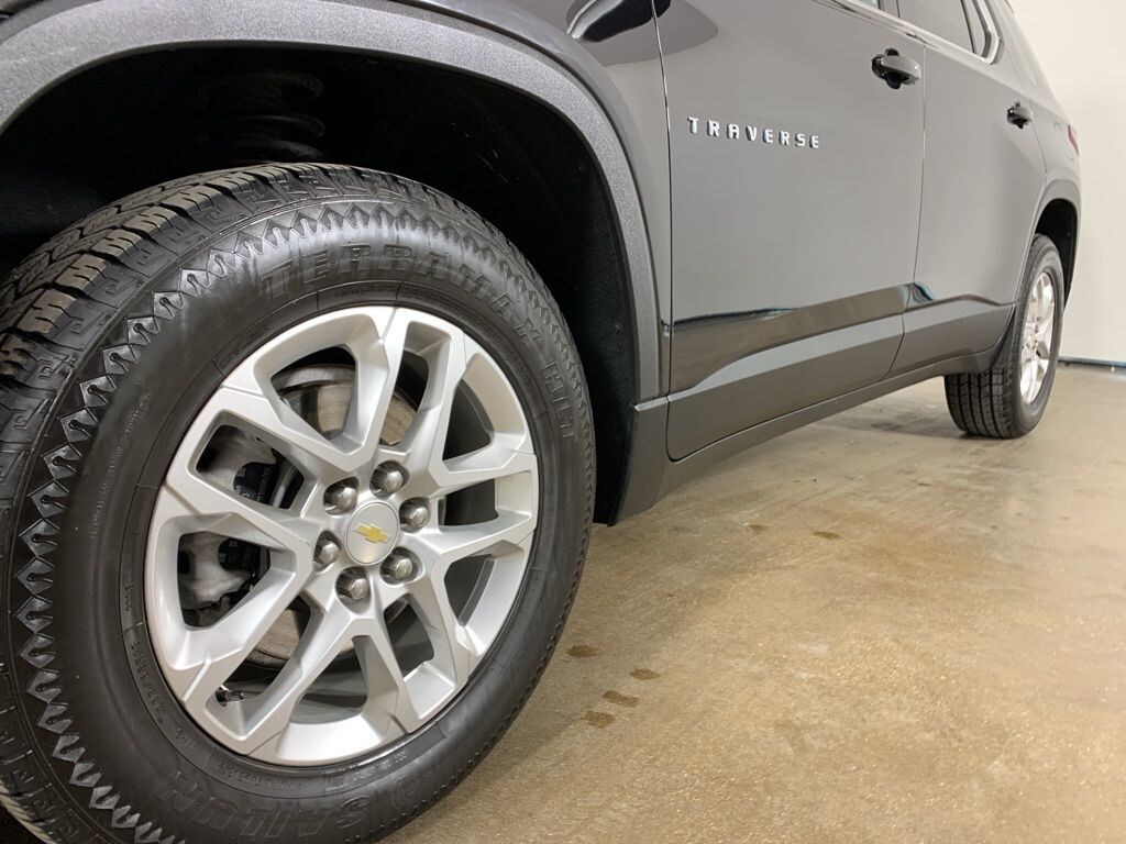 Used 2021 Chevrolet Traverse LT SUV