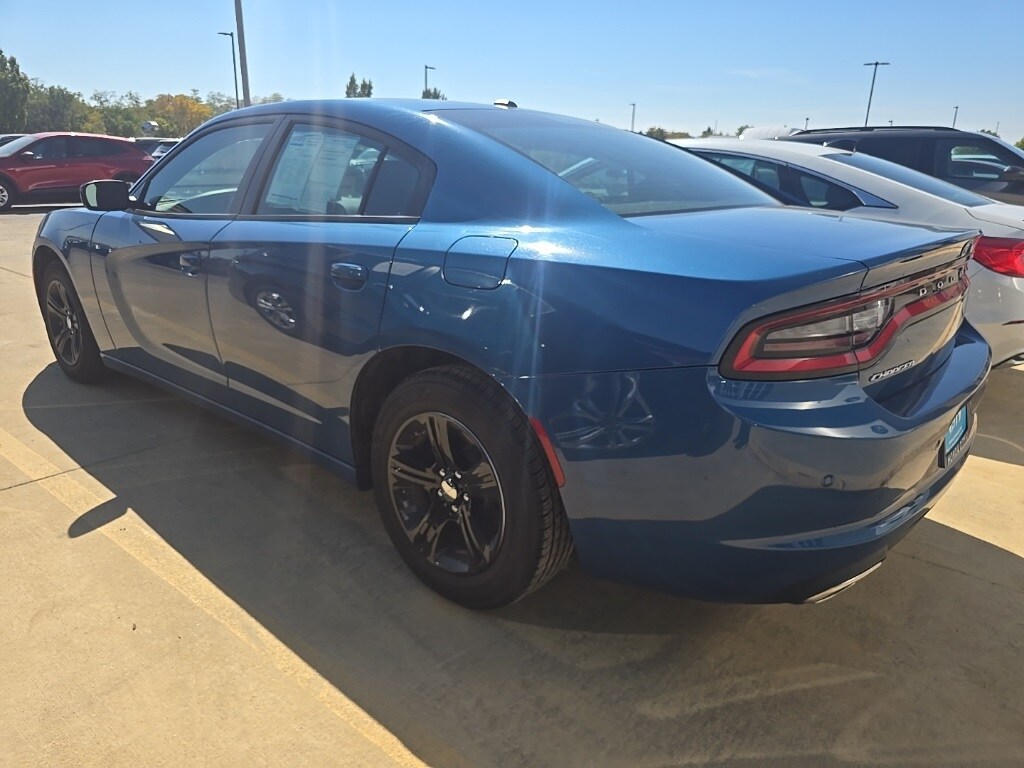 2022 Dodge Charger SXT photo 2