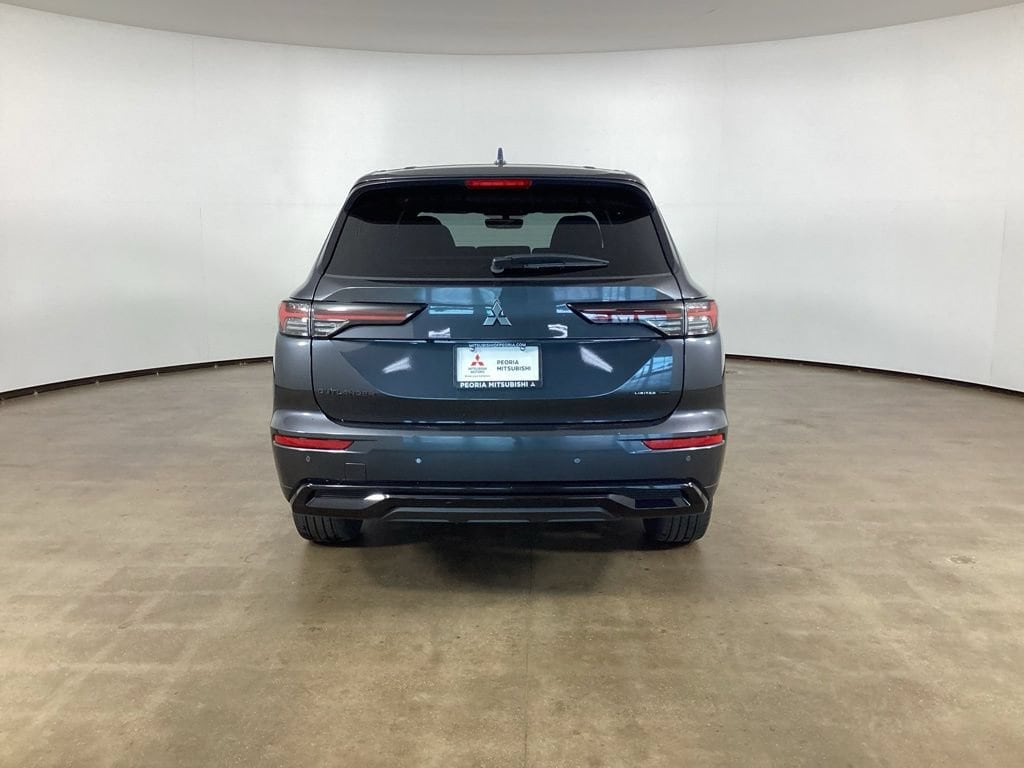 2026 Mitsubishi Outlander LE - Photo 6