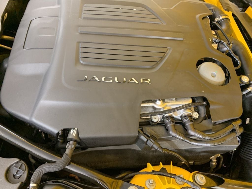 2021 Jaguar F-TYPE R-Dynamic - Photo 40