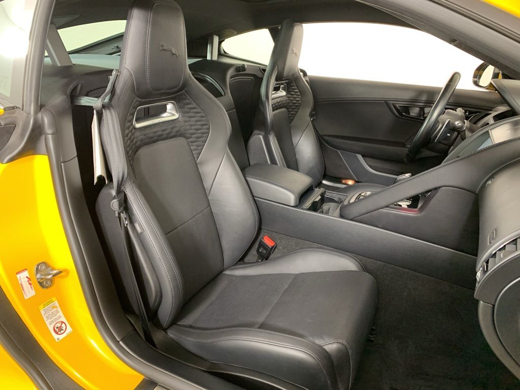 2021 Jaguar F-TYPE R-Dynamic - Photo 34