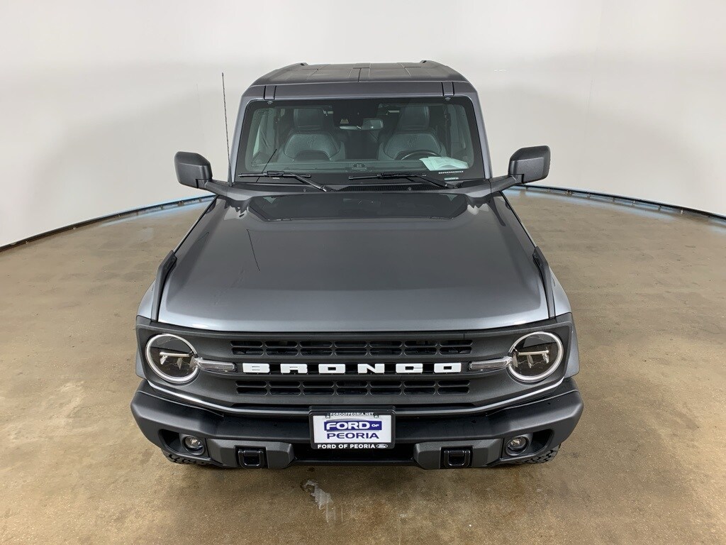 2024 Ford Bronco Black Diamond photo 2