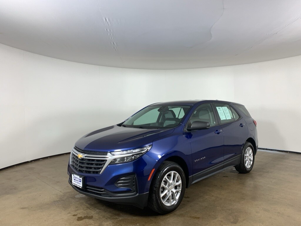 2022 Chevrolet Equinox LS photo 2