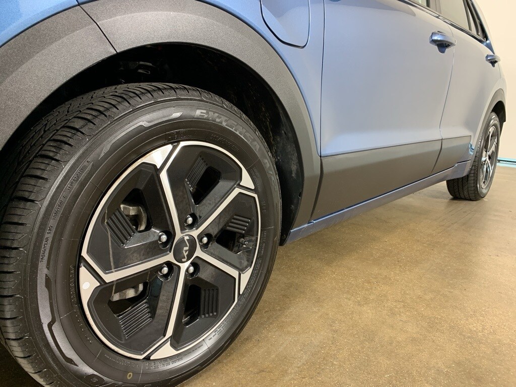 2023 Kia Niro Plug-In Hybrid EX photo 2
