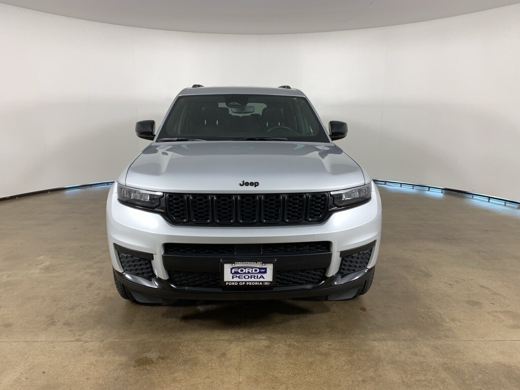 2023 Jeep Grand Cherokee Altitude photo 2