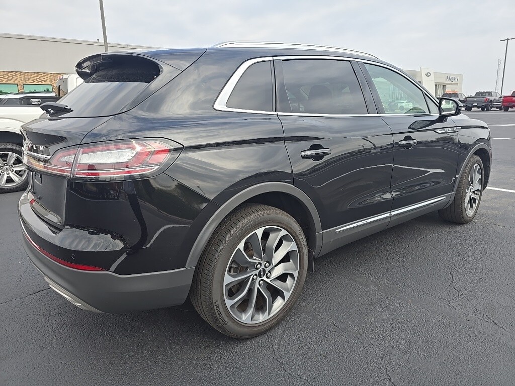 2022 Lincoln Nautilus Reserve photo 4