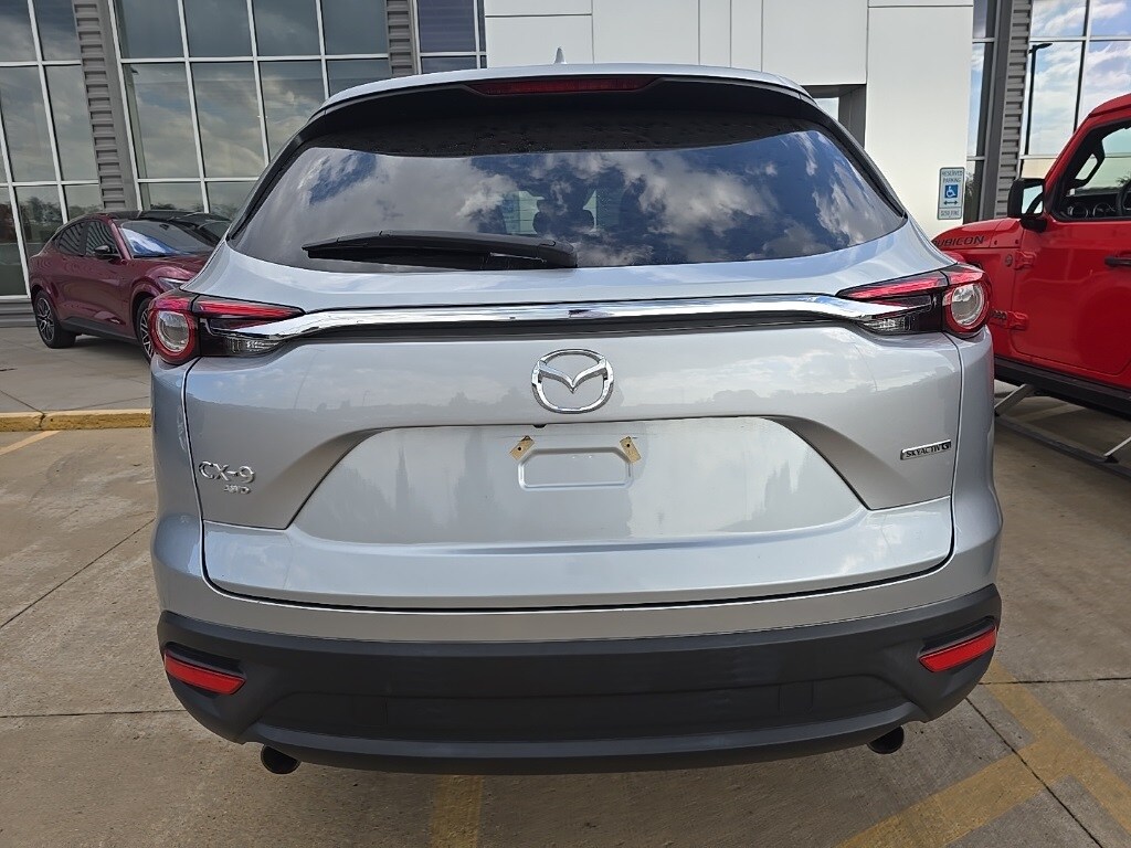 2023 Mazda CX-9 Touring photo 3