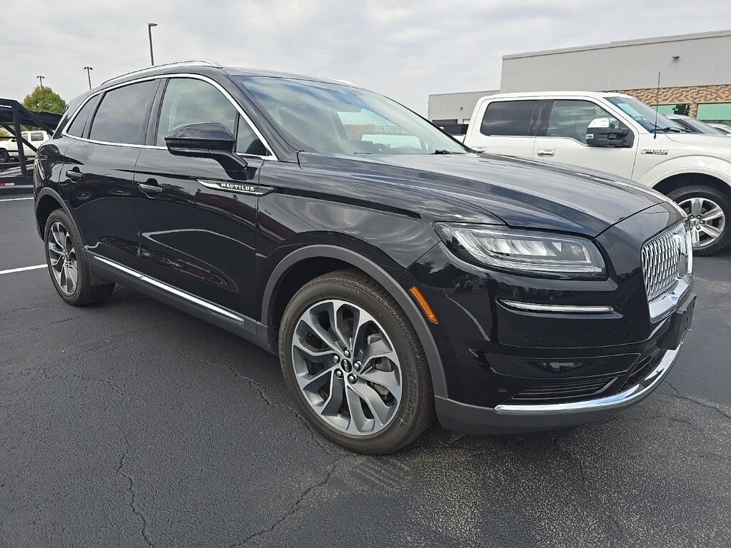 2022 Lincoln Nautilus Reserve photo 3