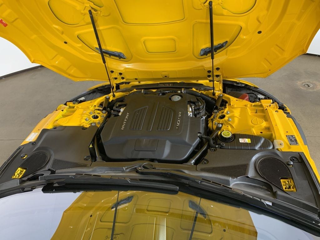 2021 Jaguar F-TYPE R-Dynamic - Photo 39