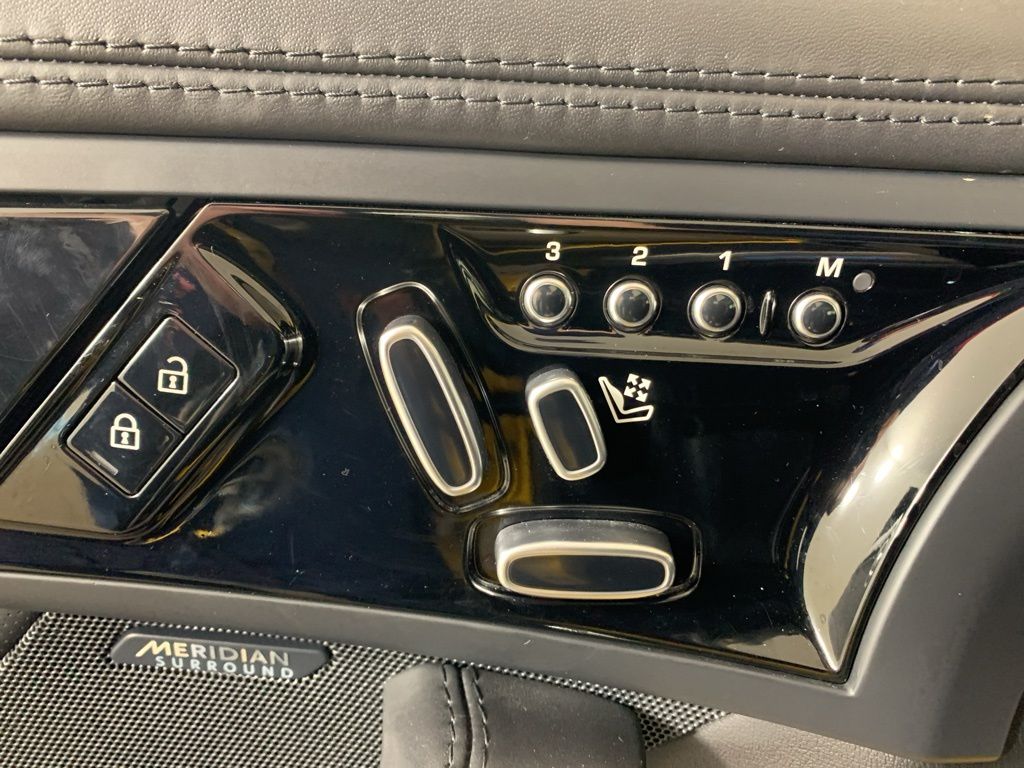 2021 Jaguar F-TYPE R-Dynamic - Photo 18