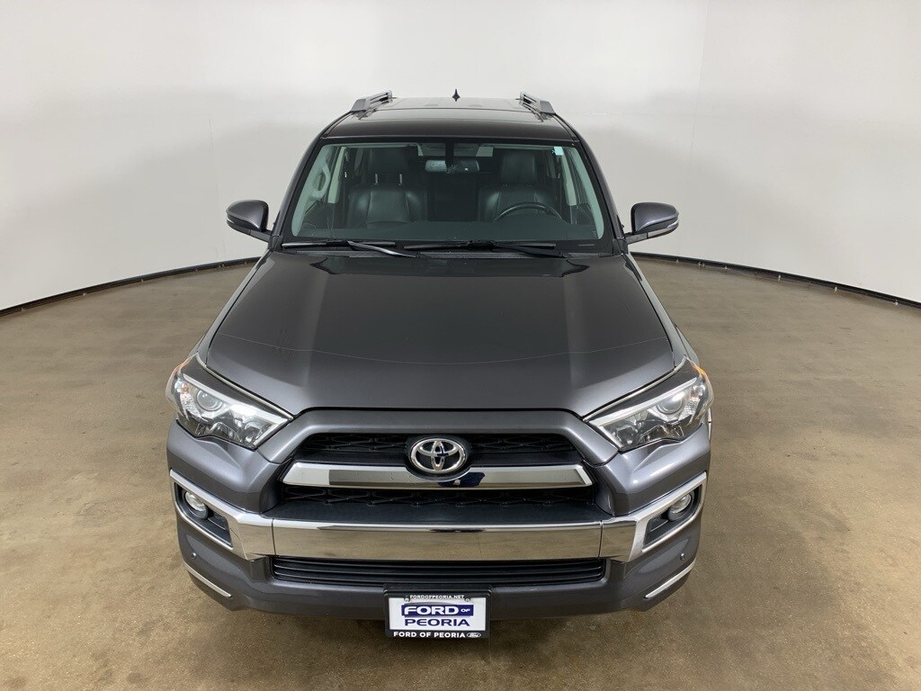 2019 Toyota 4Runner SR5 photo 4