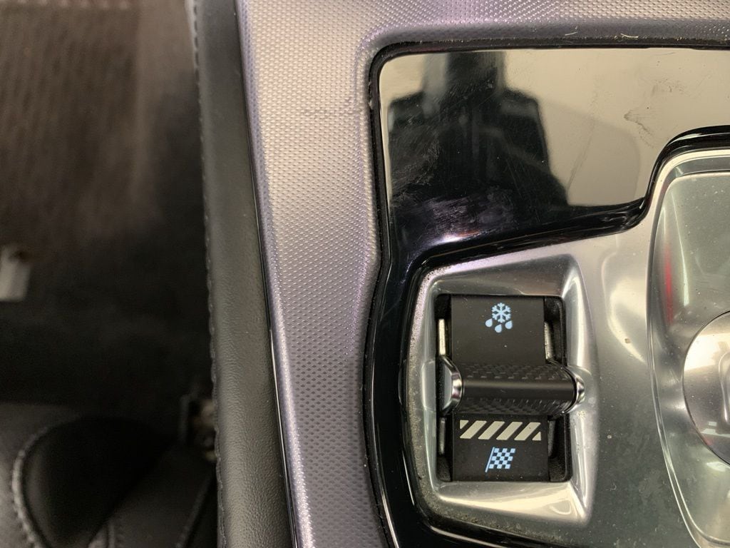 2021 Jaguar F-TYPE R-Dynamic - Photo 29