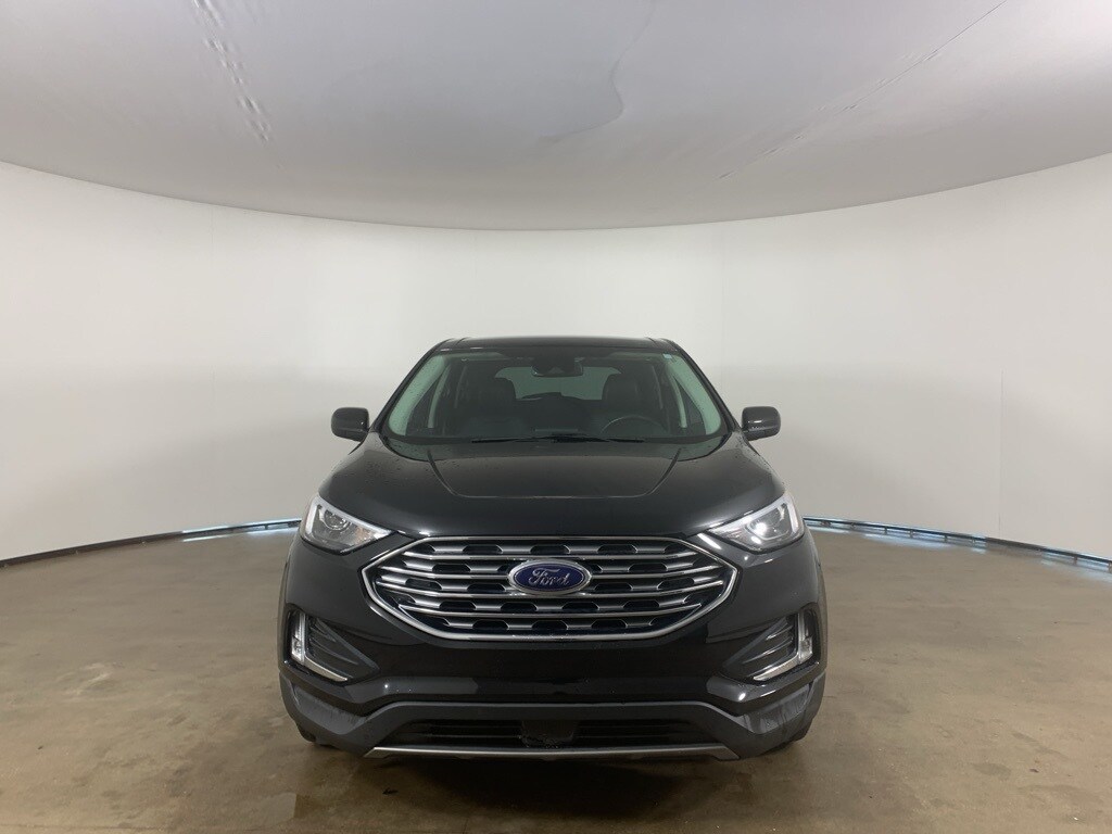 2022 Ford Edge SEL photo 3