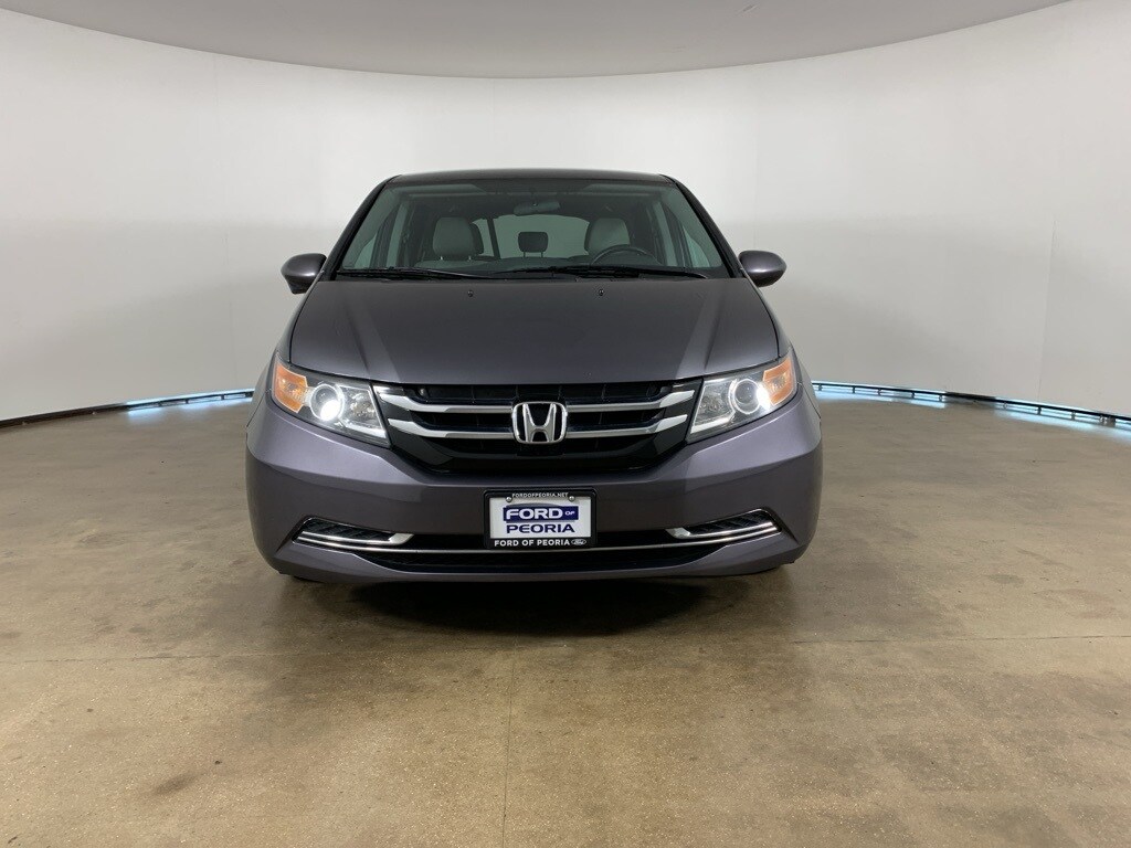 2016 Honda Odyssey SE photo 2