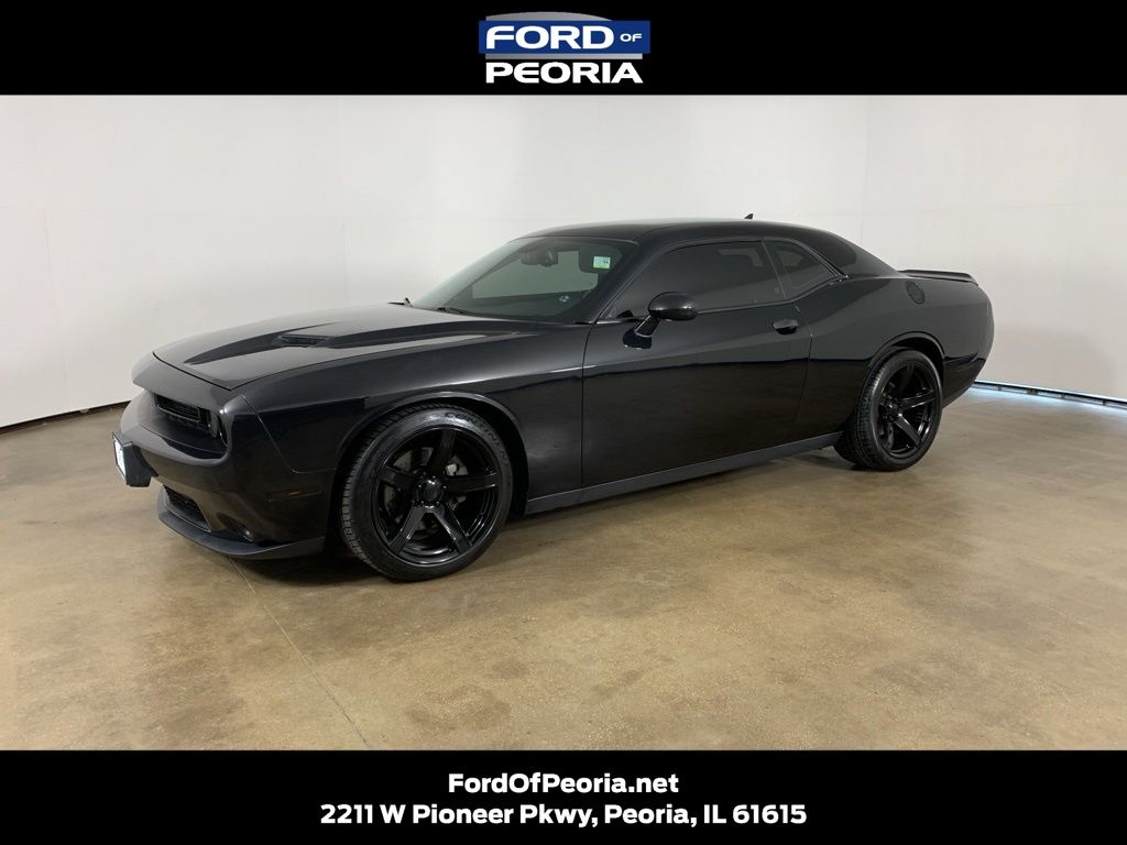 2015 Dodge Challenger R/T Plus's photo