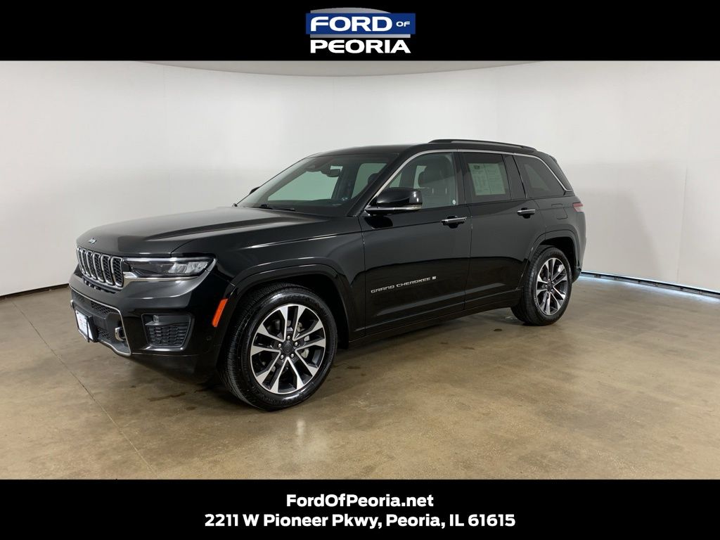 2022 Jeep Grand Cherokee Overland 4x4's photo
