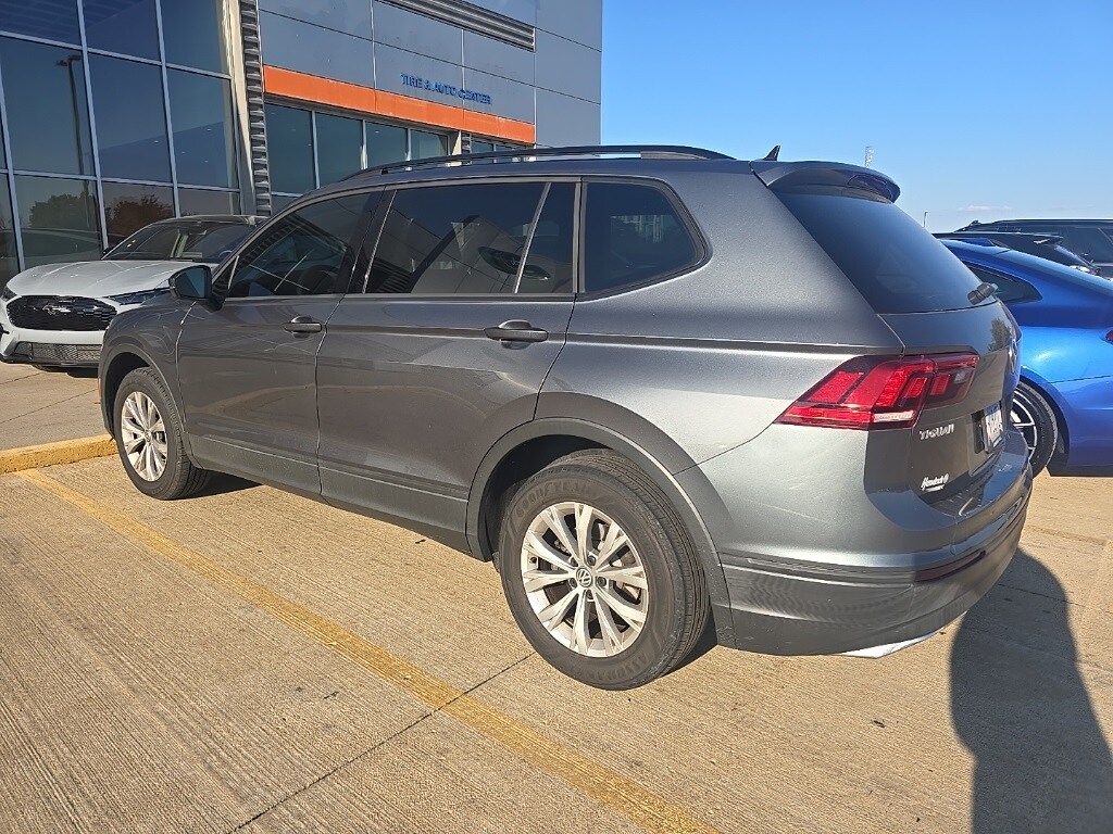 2020 Volkswagen Tiguan S photo 2