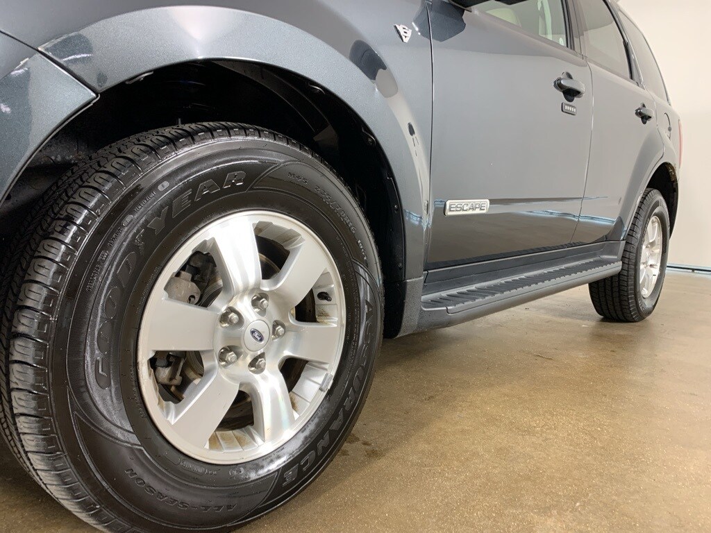 2008 Ford Escape Limited photo 2