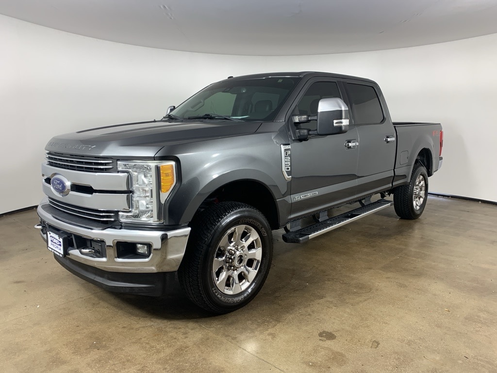 Used 2017 Ford F-250 Super Duty Lariat with VIN 1FT7W2BT0HED29215 for sale in Peoria, IL