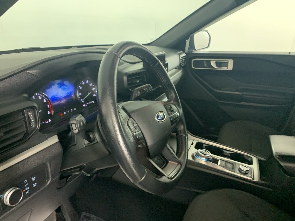 2020 Ford Explorer XLT photo 3