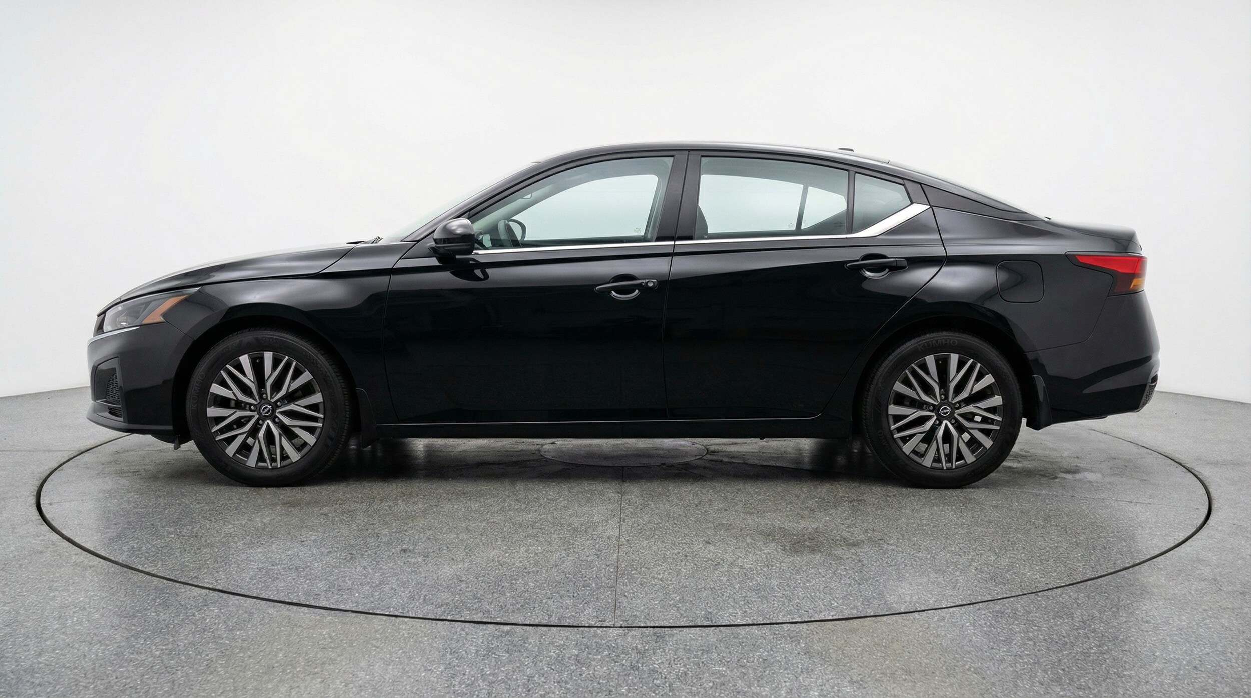 Thumbnail: 2025 Nissan Altima - 4