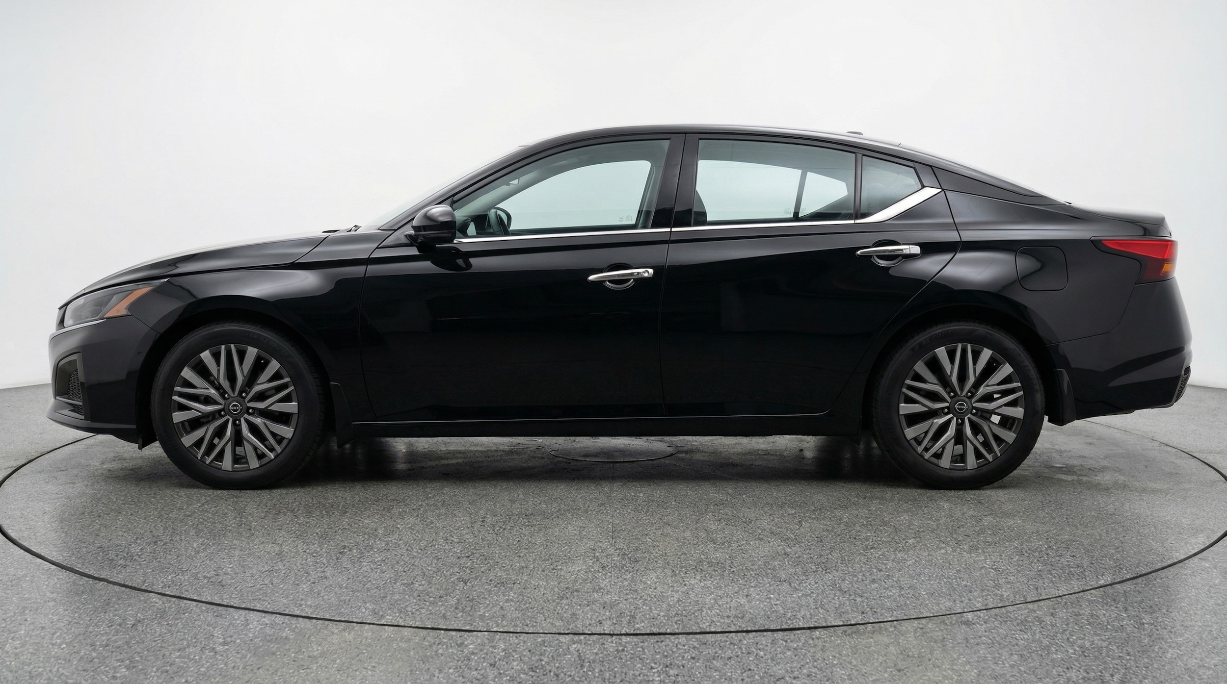 Thumbnail: 2025 Nissan Altima - 4