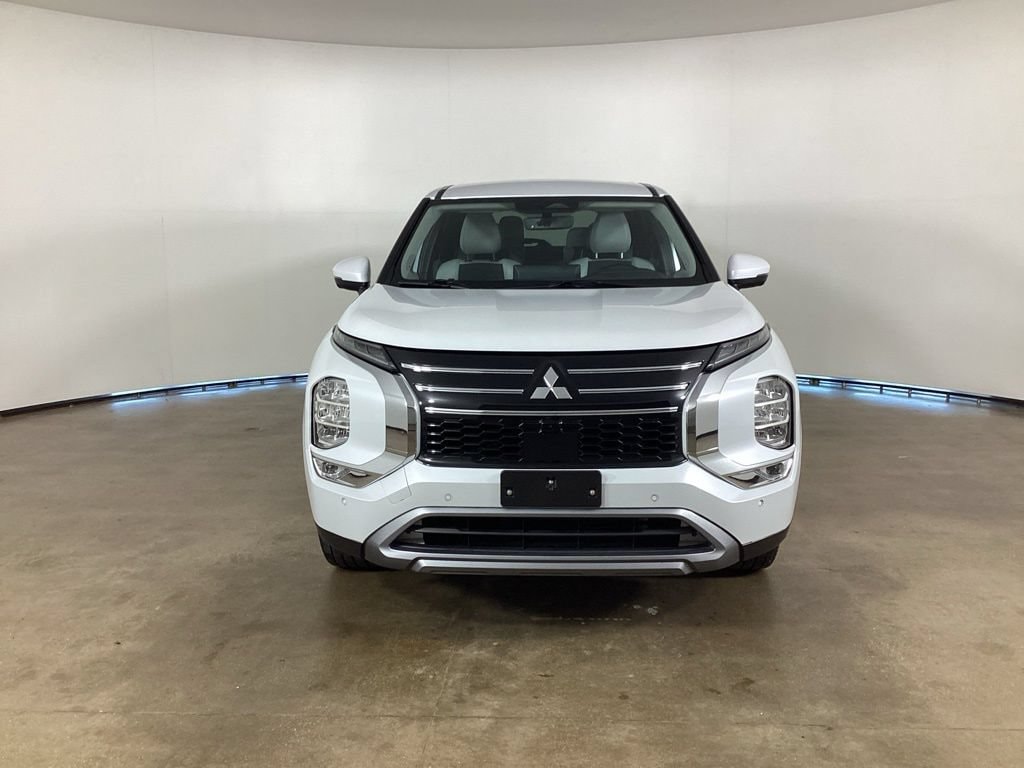 Used 2025 Mitsubishi Outlander SE SUV