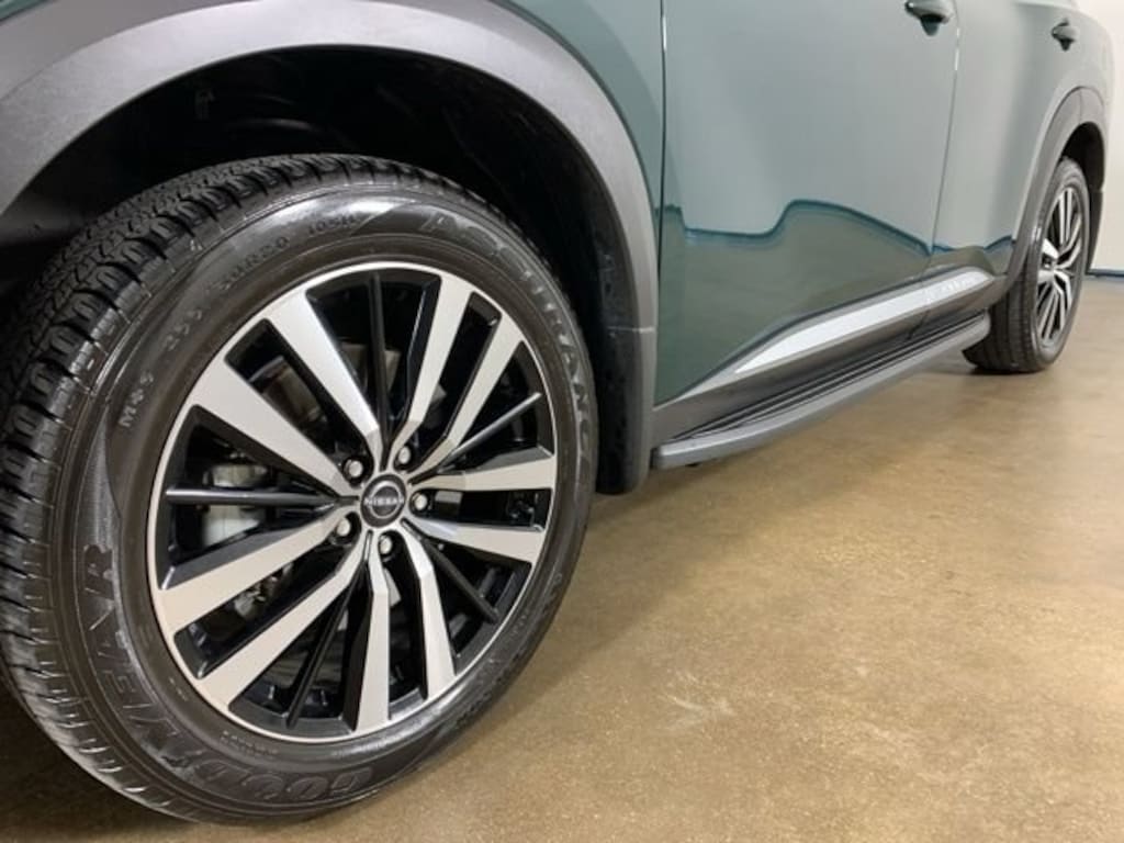 Used 2025 Nissan Pathfinder Platinum SUV