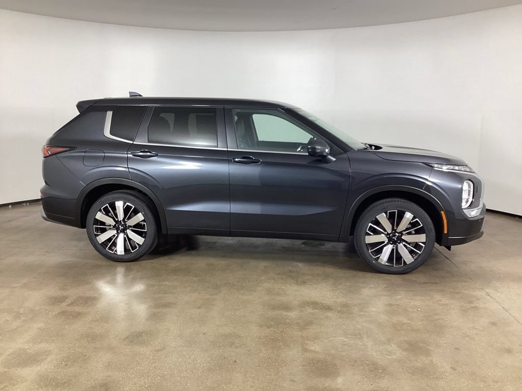 New 2026 Mitsubishi Outlander SE SUV