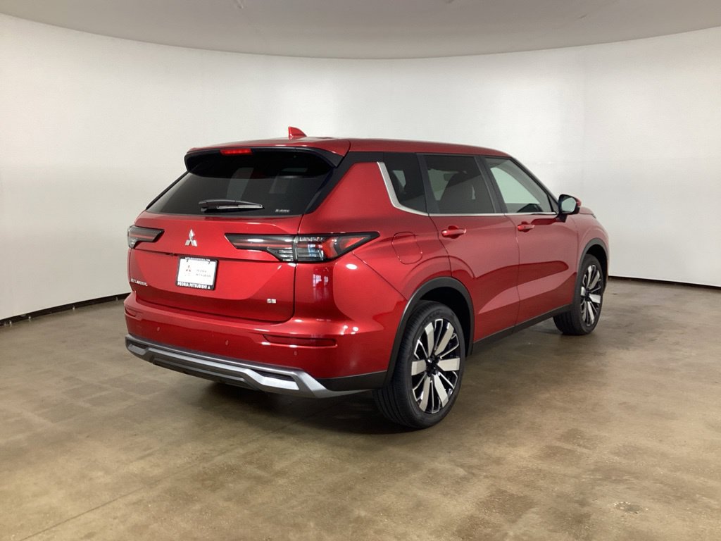 New 2026 Mitsubishi Outlander SE SUV