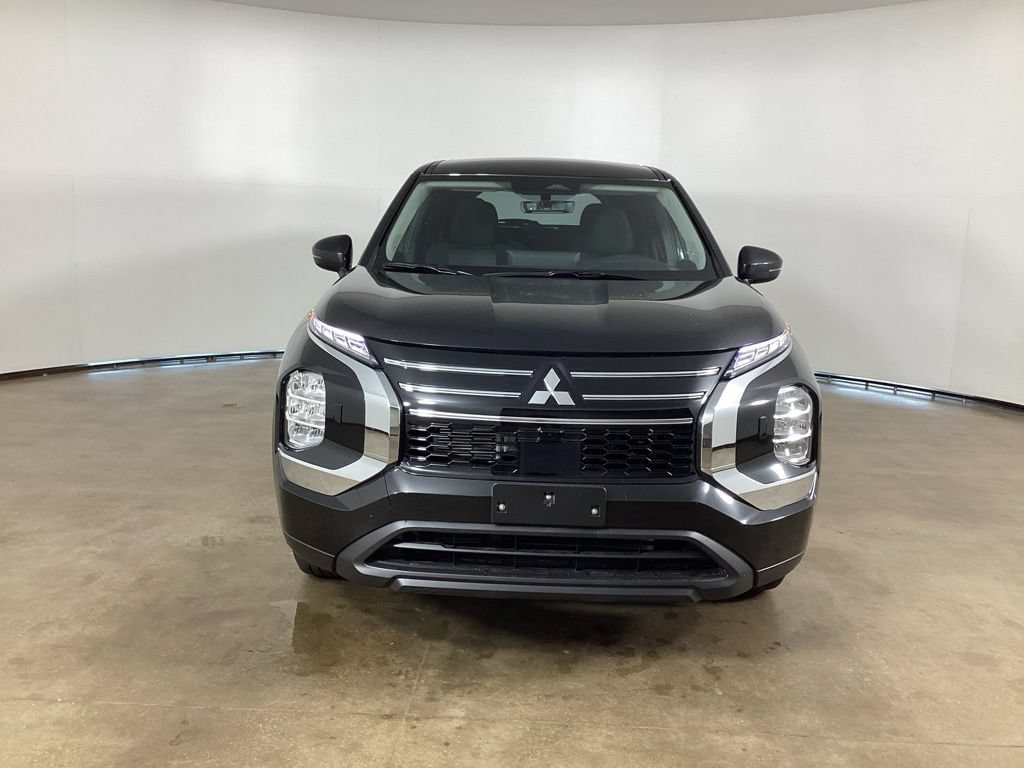 New 2026 Mitsubishi Outlander ES SUV