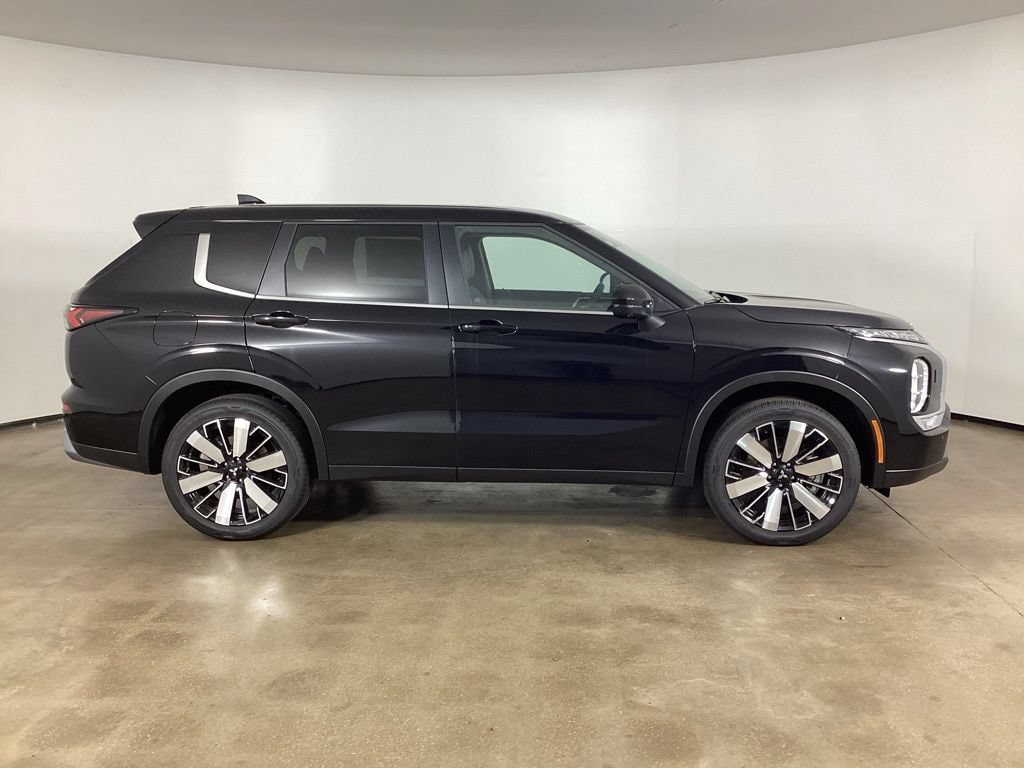 New 2026 Mitsubishi Outlander SE SUV