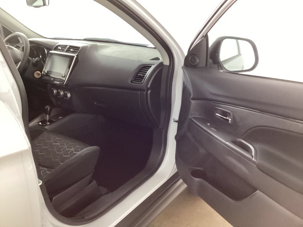 2026 Mitsubishi Outlander Sport ES - Photo 17
