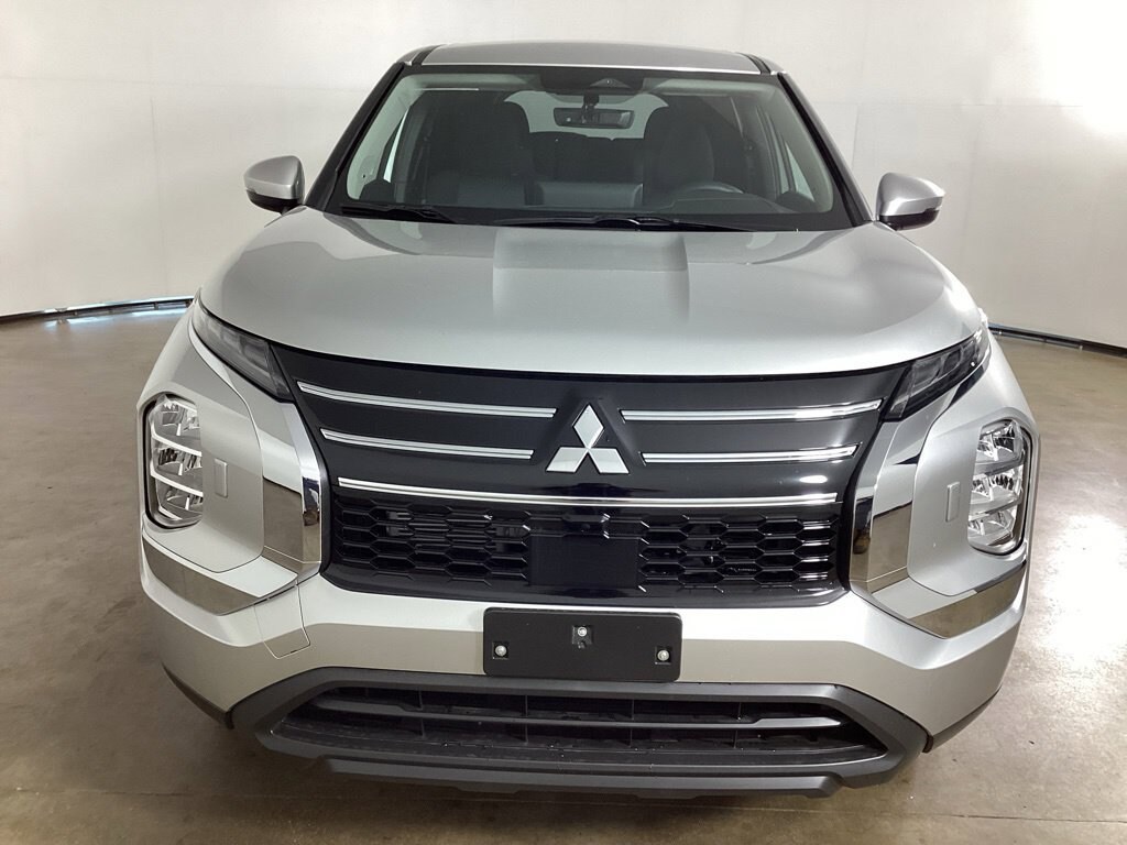 New 2026 Mitsubishi Outlander ES SUV