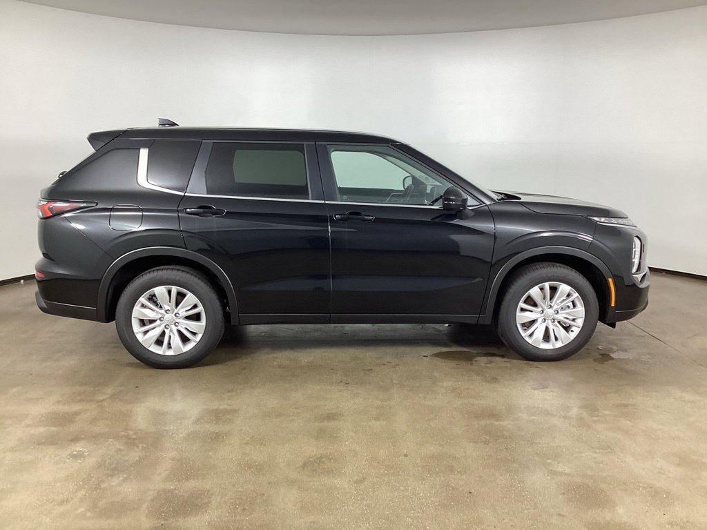 New 2026 Mitsubishi Outlander ES SUV