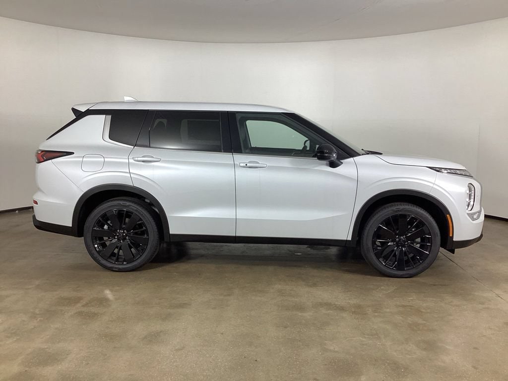 New 2026 Mitsubishi Outlander LE SUV