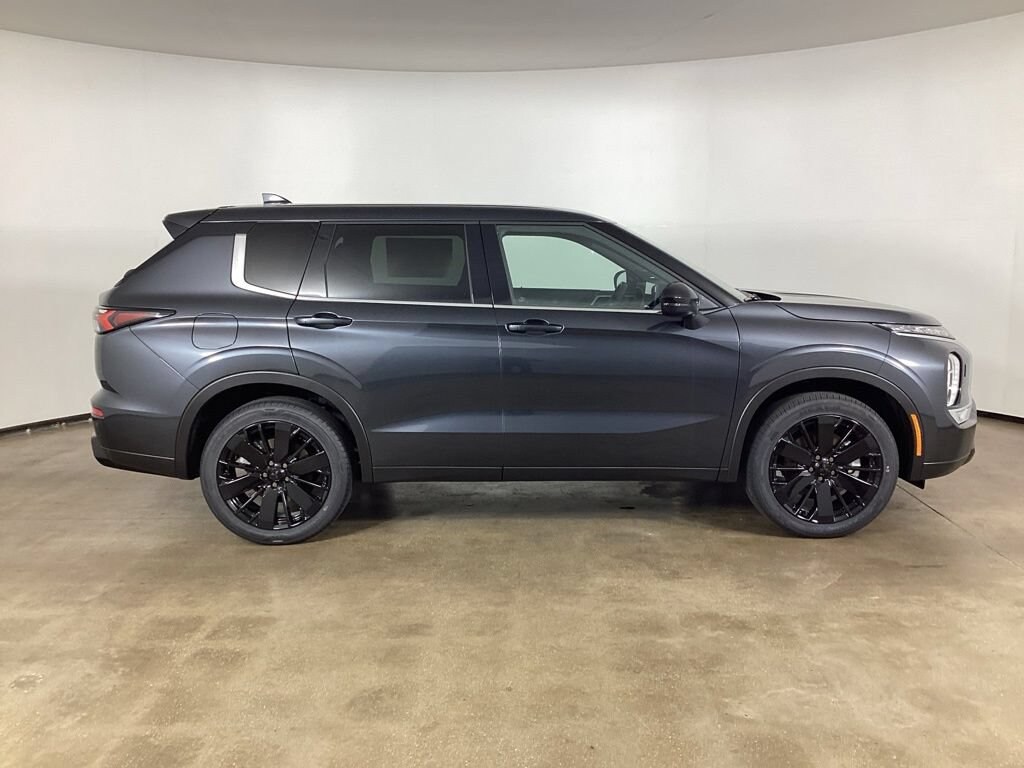 New 2026 Mitsubishi Outlander LE SUV