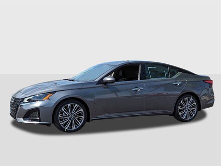 2025 Nissan Altima SL Sedan