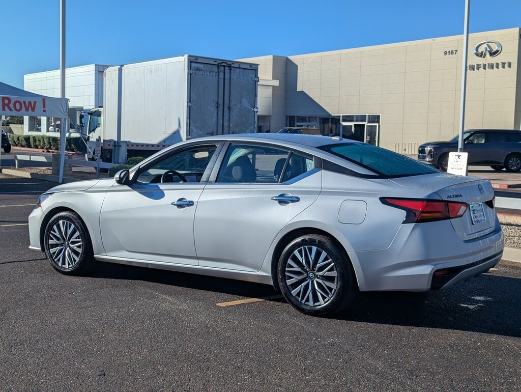 Used 2023 Nissan Altima 2.5 SV Sedan