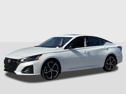 2025 Nissan Altima SR Sedan