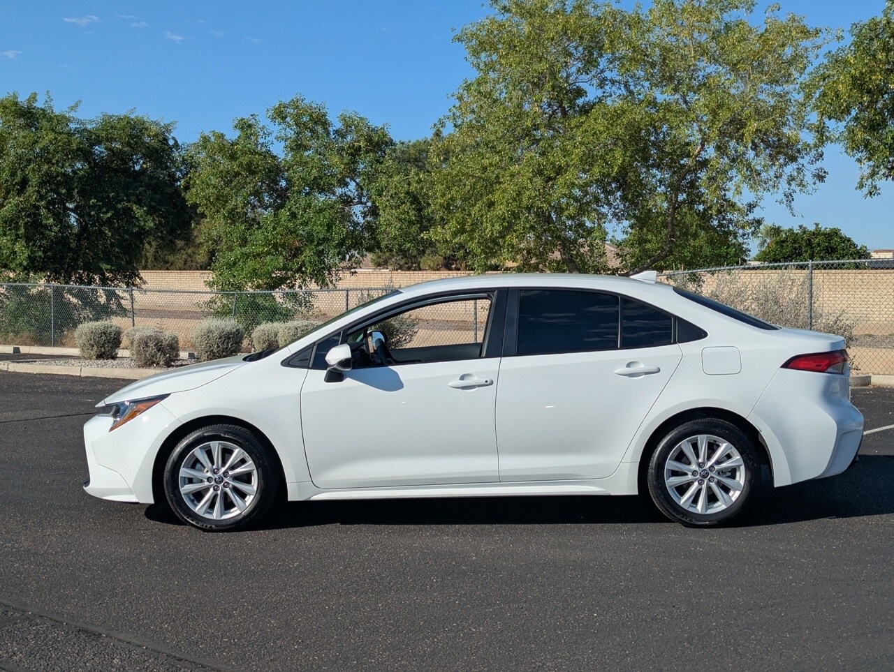 2024 Toyota Corolla LE photo 3