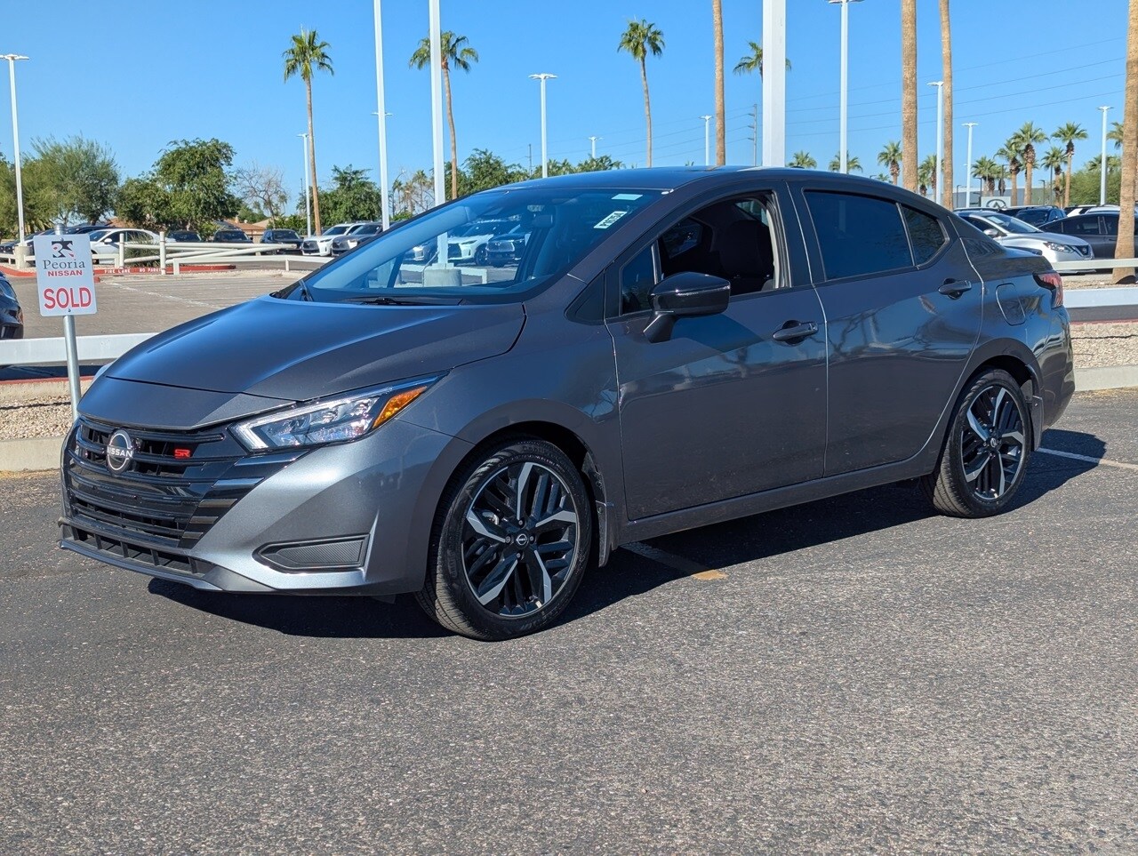 2025 Nissan Versa 1.6 SR photo 2