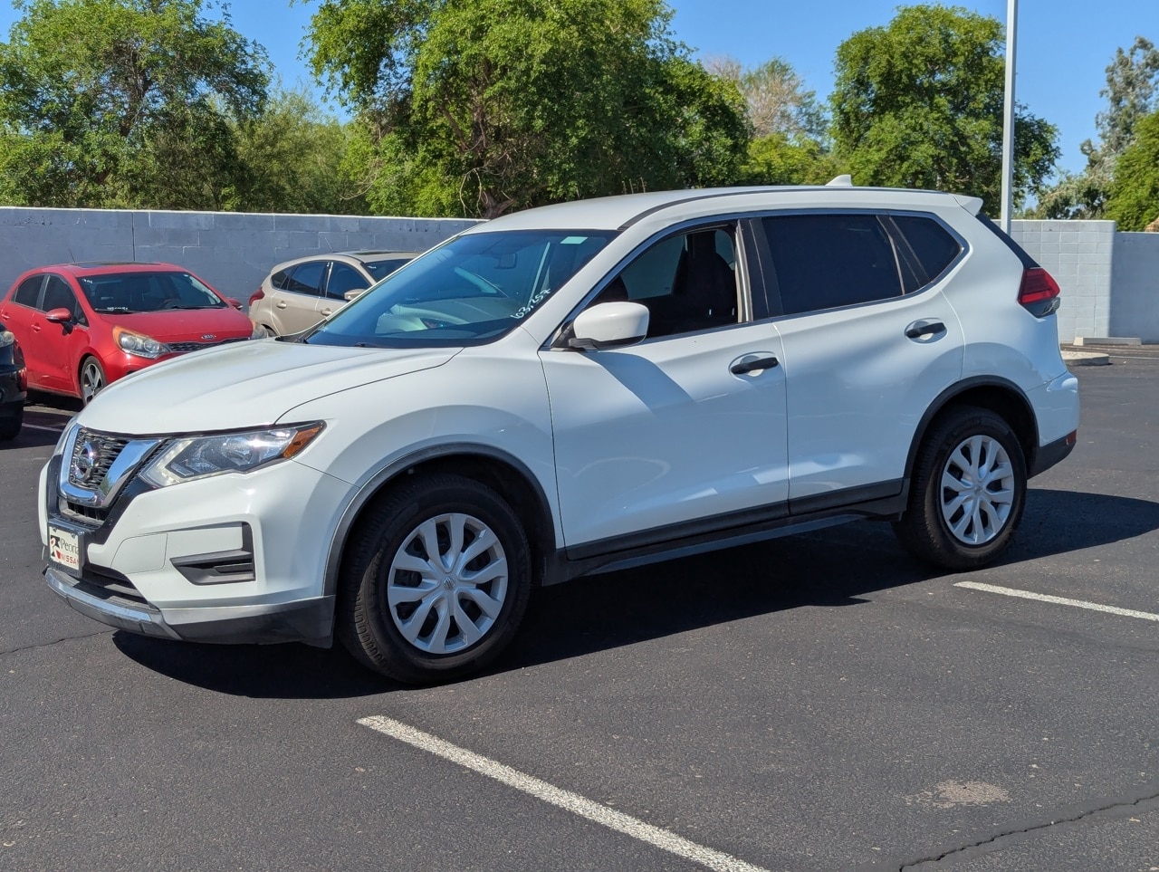 Used 2017 Nissan Rogue S with VIN KNMAT2MT7HP549256 for sale in Peoria, AZ