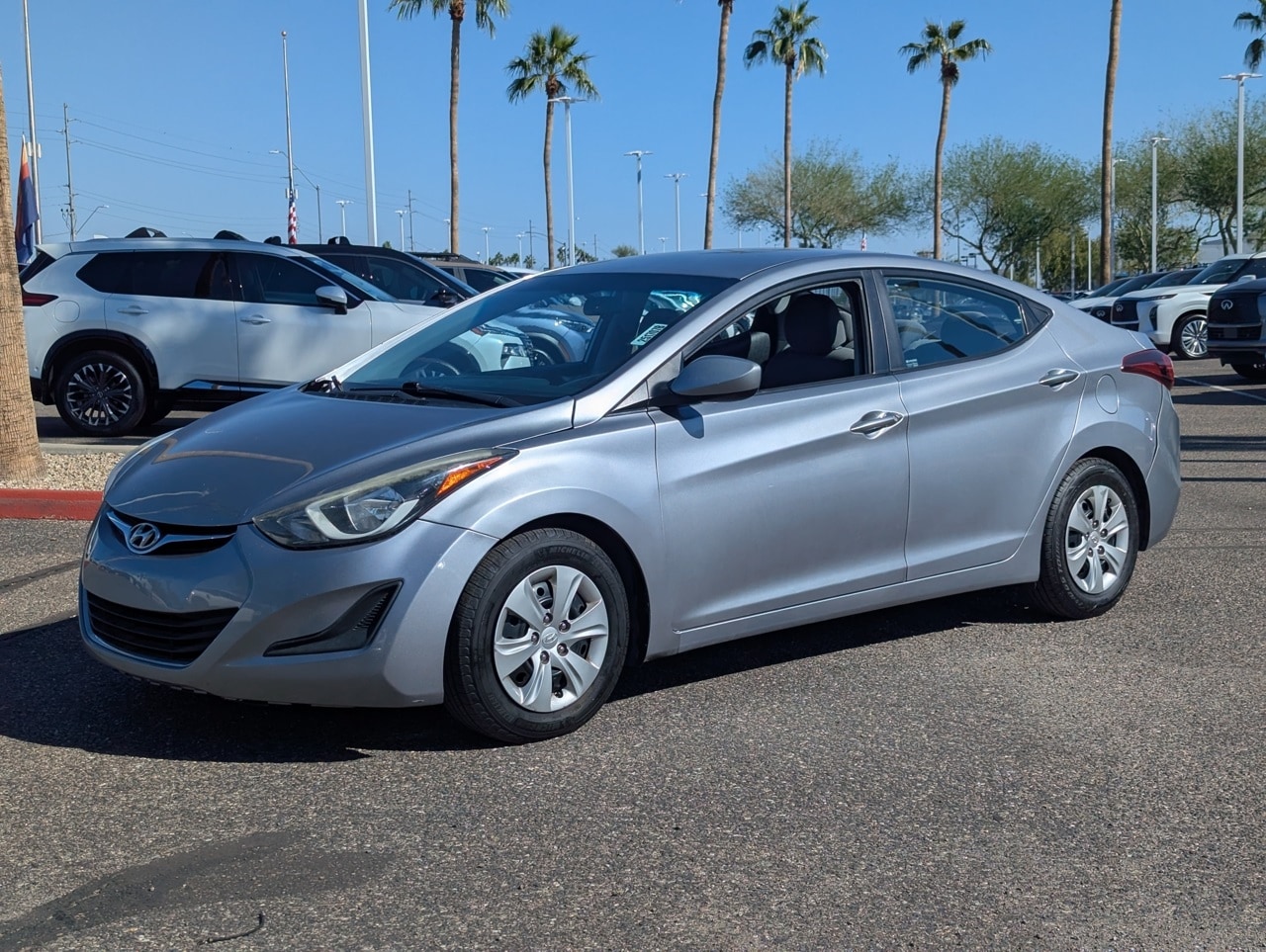 Used 2016 Hyundai Elantra SE with VIN 5NPDH4AE4GH725822 for sale in Peoria, AZ