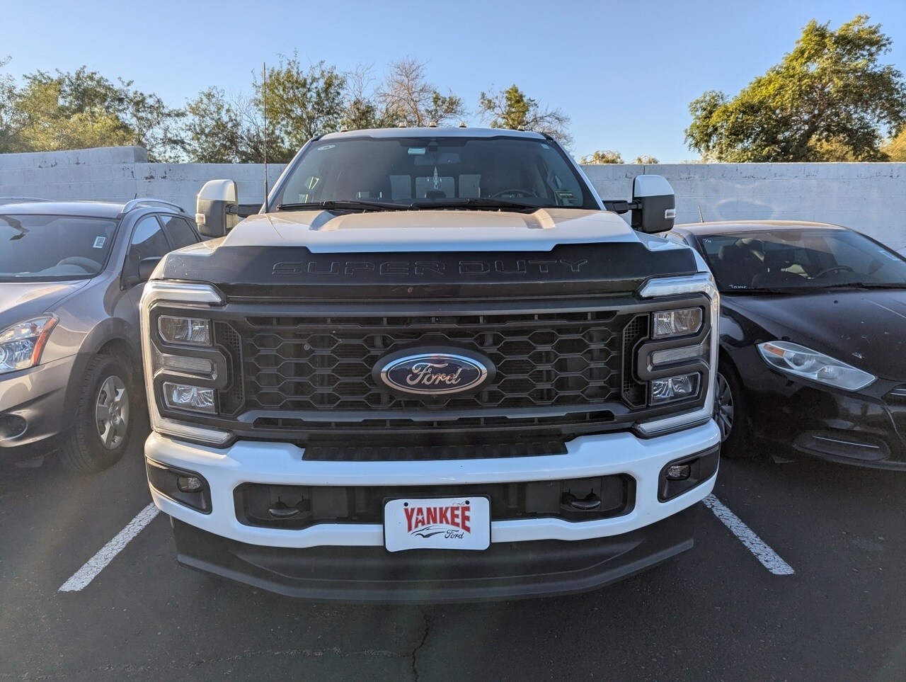 2023 Ford F-350 Lariat photo 2