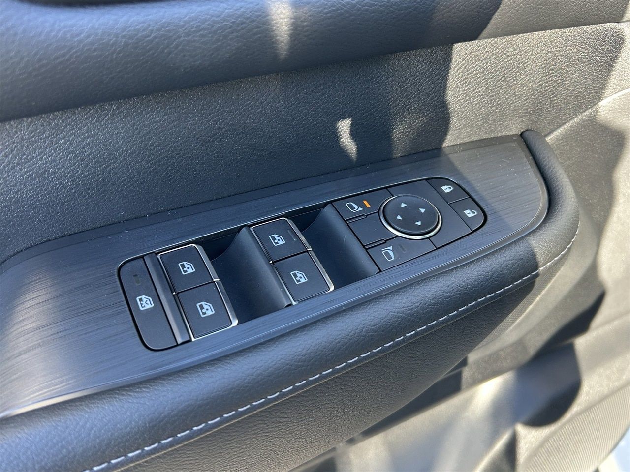 2026 Nissan Armada SV - Photo 28