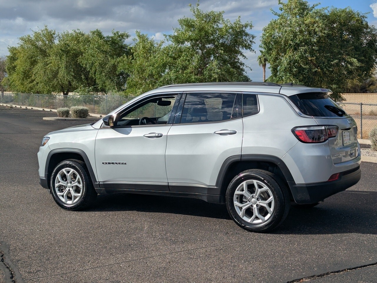 2024 Jeep Compass Latitude photo 4