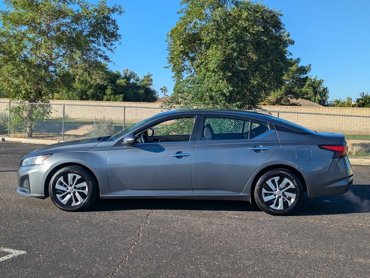 2023 Nissan Altima 2.5 S photo 2