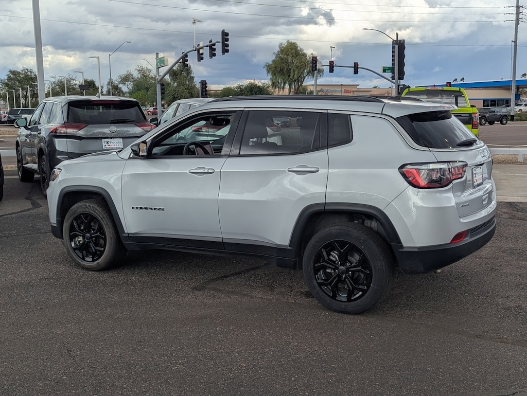 Used 2024 Jeep Compass Latitude SUV
